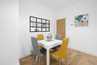 Eastons 1 Bedroom Apartment with Sofa Bed - High Wycombe - 2