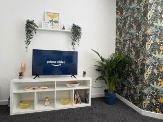 Central city stay - Contractors & Travellers welcome - 1