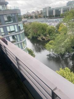 Stylish rooftop apartment River Liffey view - 3