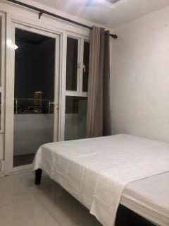 Birch Tower A8 Front of Robinson Mla BayFree Pool - Manila - 8