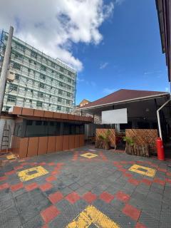 Queen Hotel - 8