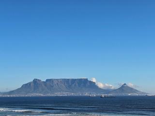Oceanview Apartment -- Stunning view of Table Mountain & Atlantic Ocean - 7