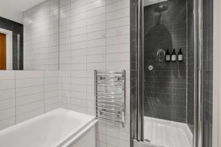 Modern 1BR Apartment Near ExCeL London & O2 Easy Access to Central London - 2