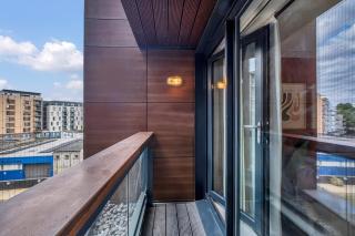 Stylish London Apartment by Canning Town Station - 4