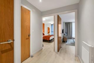 Modern 1BR Apartment Near ExCeL London & O2 Easy Access to Central London - 1