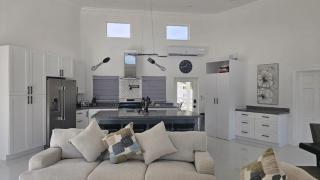 Porpoise Paradise Luxury Villa - 4