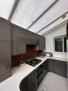 Modern Stylish Home Near Chelsea Stadium & Kensington - London - 0