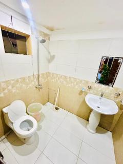 Crown Inn Hotel Service Apartments - 5