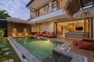 5 bedroom Beachside villa premium brand new - 0