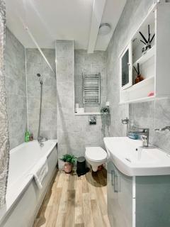 Drummond Apartments - 2