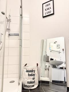 Ruhige Wohnung am Bahnhof - gemütlich, zentral, mit Küche - 2