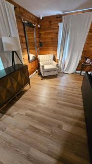 Cozy Cabin in Woods - 3