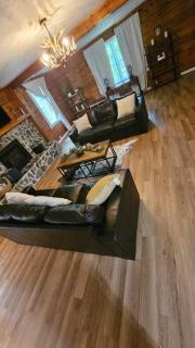 Cozy Cabin in Woods - 2