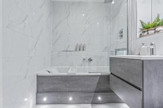 2 BR Luxury Central Apartment Near Colmore Row - 3