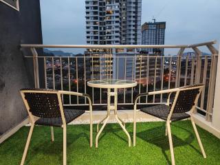 Dsir Lustful KL Jacuzzi NFLX Prjscn120 TV65 - 6