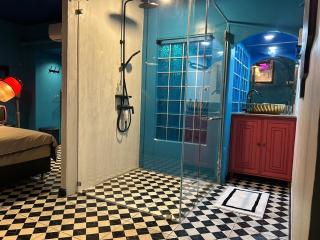 The oasis on 8 Villa pool table & KTV - 8