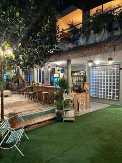 The oasis on 8 Villa pool table & KTV - 7
