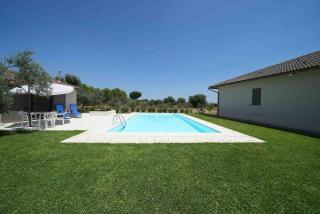 Accogliente villa con piscina - 0