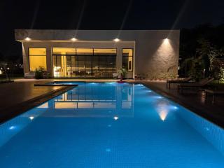 Vana Greens Luxurious Farmhouse - 2