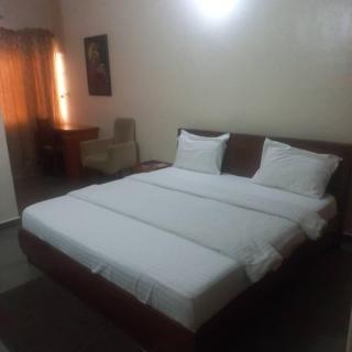 Finishing Touches Hotel - 4