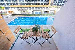 Stunning Studio with Swimming Pool View - 0