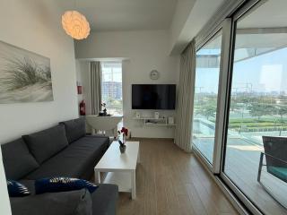 Luxury Jr. 1BR in Mayan Yas Island - 4