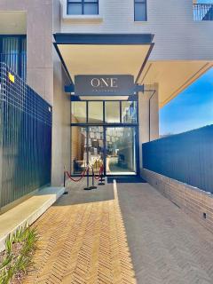 One Rosebank Unit 11 - 8