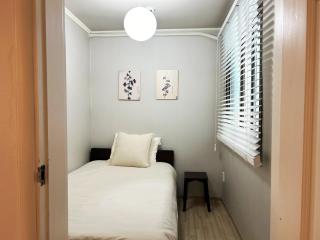 Dongmyo Zen House 3BR for 9 Guests - 1