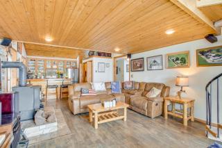 Cozy Mountain Home on 10 Acres with Fire Pit and Games - 4