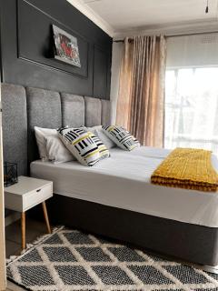 Luxury Airport Flatlet - Kempton Park - 9
