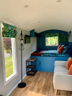 Tower Farm Holidays - Shepherd's Huts - - 8