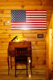 Cabin in the Woods - Hot Tub, Fire Pit, BBQ - 7