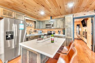 Rivers Ledge Cabin with breathtaking views hot tub & indoor pool - Bryant - 5