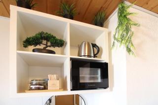 CityStayOne - Kleines Standardzimmer im Zentrum für eine einfache Übernachtung No kitchen no hotel services no reception no breakfast buffet - Of course Late check-in via self check-in high-speed WiFi smart TV good mattresses a quick and easy check-out - 5
