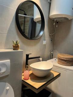 Modern & Stylish city Studio with full amenities - 6