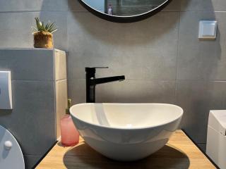 Modern & Stylish city Studio with full amenities - 1