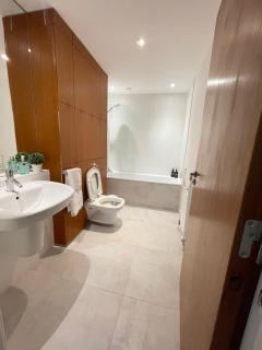 Bright Private Room & Bathroom with Parking - Glasgow West End - 7