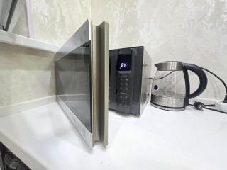 Loft Black and White plus red - 5