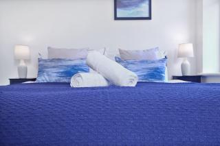 Large Modern Apartment I Sleeps 3 I Fast Wi-Fi I Self Check-in I Free Private Parking I LongTerm Rates Available - 8