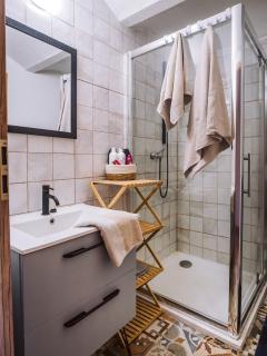 Terra Farma Cottage, cozy urban escapes here! - 3