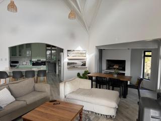 Wilderness deckhouse. views!/sun/sea/river/kayaks - 8