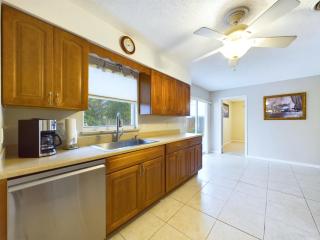 Cozy 4 Bedroom Home On Merritt Island - 3