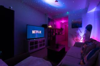 Skyline Escape with Netflix, Books and Games - 1