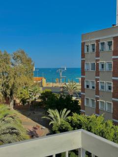 Alicante Beach & Free Private Parking - 8