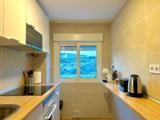 Alicante Beach & Free Private Parking - 6