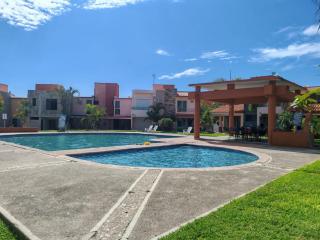 House with pool, near the beach - Casa con alberca, cerca de playa - 9