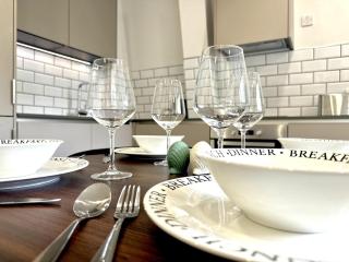 Gallery Designer 2 Bed Apartment, Free Parking, Gym, Yoga & Cinema Room - Bedford - 1