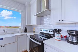Relax & Recharge 2br2ba Beach Getaway - 6