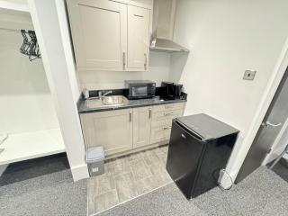 Beautiful Family Apartment On Edgware Road - 1