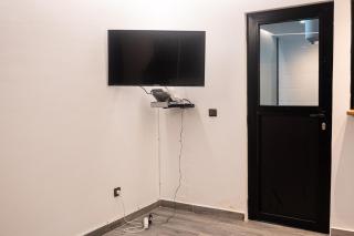 Abidjan les Vallons studio refait à neuf, équipé et climatisé - 1